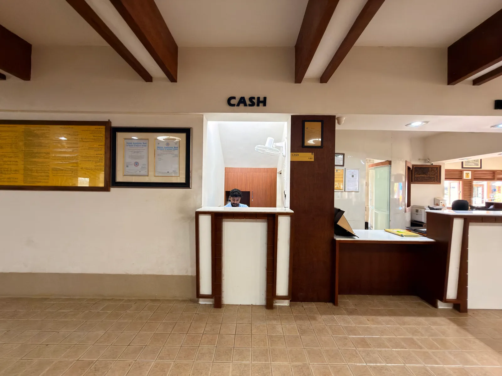 Insurance and billing desk providing transparent estimates and TPA cashless claims Cash and cashless health insurance settlement desk providing transparent billing