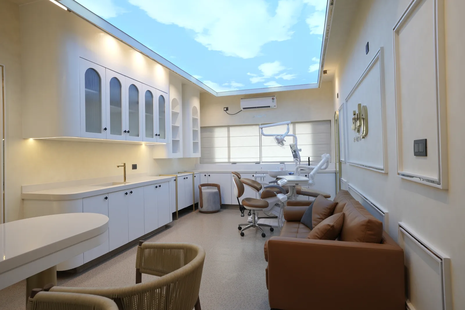 Modern dental care suite providing comprehensive oral health treatments Modern specialized dental clinic operatory at Ayurgreen Hospital Kerala